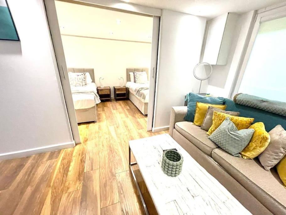 Historical Building / Cozy Basement Apt / Central Cambridge  Bagian luar foto
