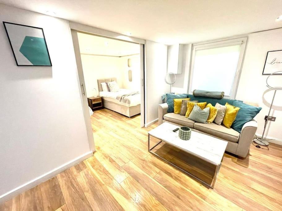 Historical Building / Cozy Basement Apt / Central Cambridge  Bagian luar foto