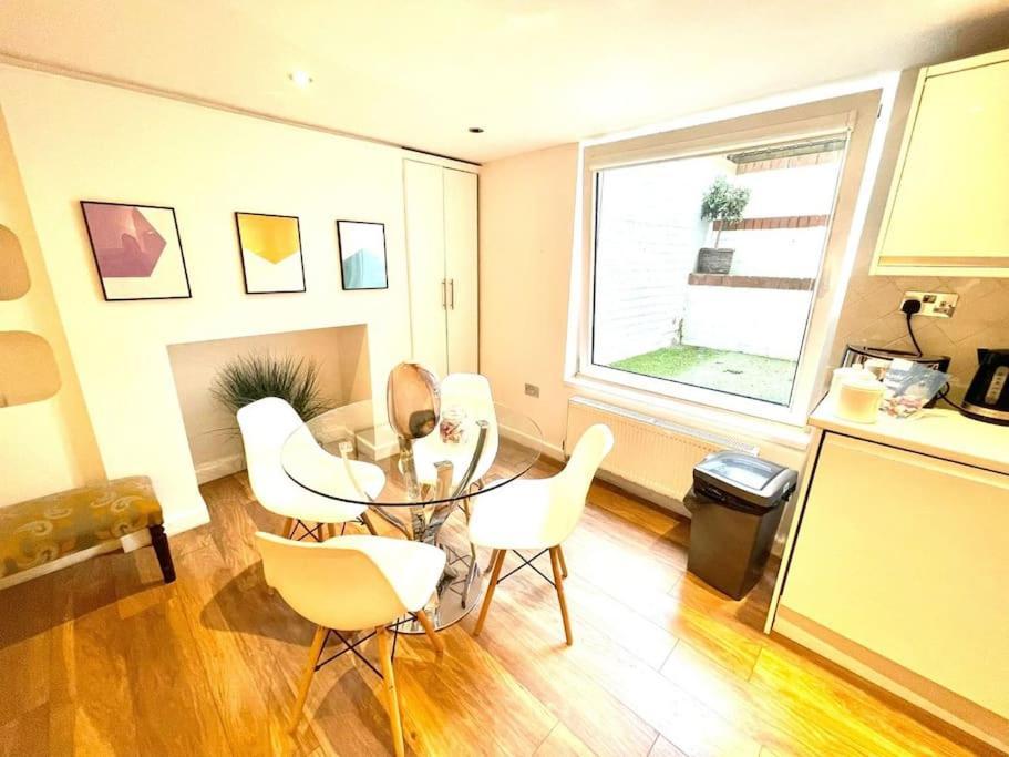Historical Building / Cozy Basement Apt / Central Cambridge  Bagian luar foto